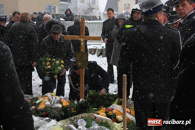 Zdjęcie w galerii na portalu naszraciborz.pl: Ostatnie pożegnanie księdza Ernesta Matei wiadomości z regionu