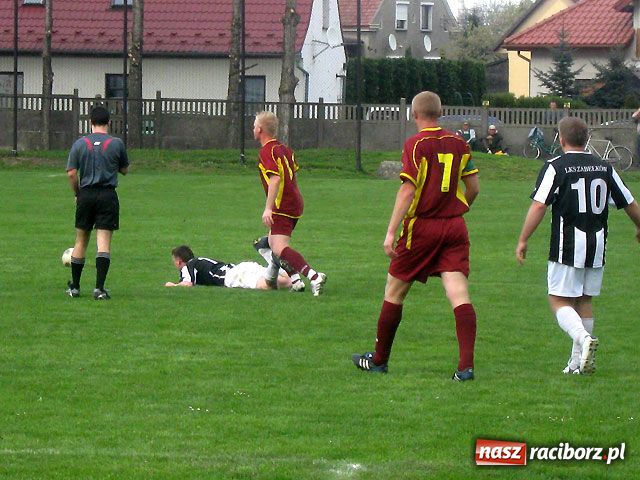 Zdjęcie w galerii na portalu naszraciborz.pl: Parodia sędziowania wiadomości z regionu