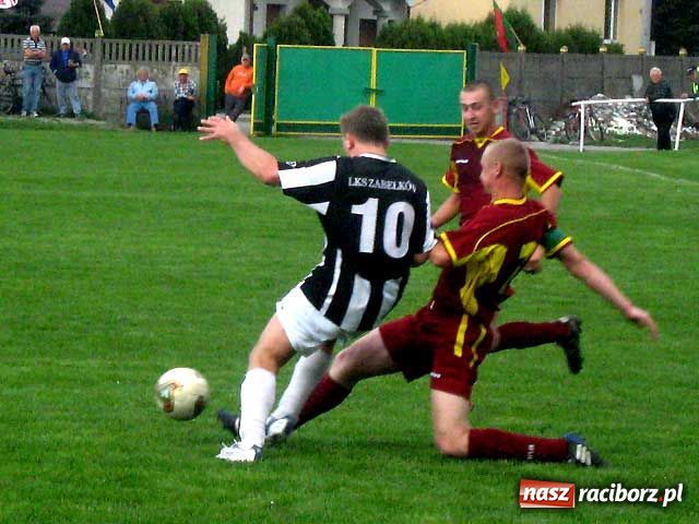 Zdjęcie w galerii na portalu naszraciborz.pl: Parodia sędziowania wiadomości z regionu