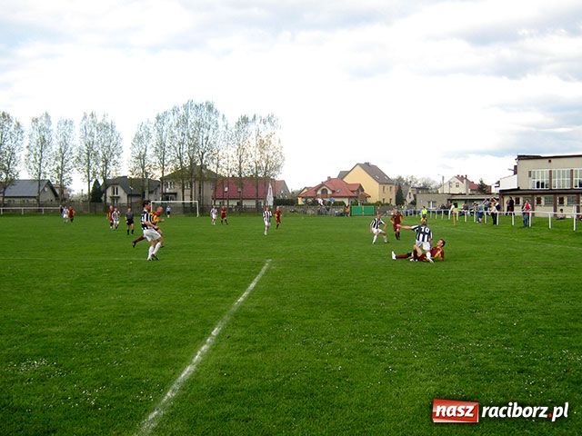 Zdjęcie w galerii na portalu naszraciborz.pl: Parodia sędziowania wiadomości z regionu