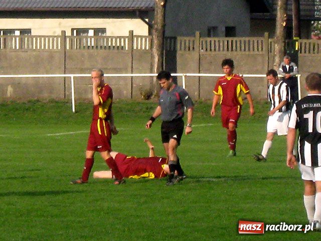 Zdjęcie w galerii na portalu naszraciborz.pl: Parodia sędziowania wiadomości z regionu