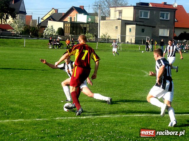 Zdjęcie w galerii na portalu naszraciborz.pl: Parodia sędziowania wiadomości z regionu