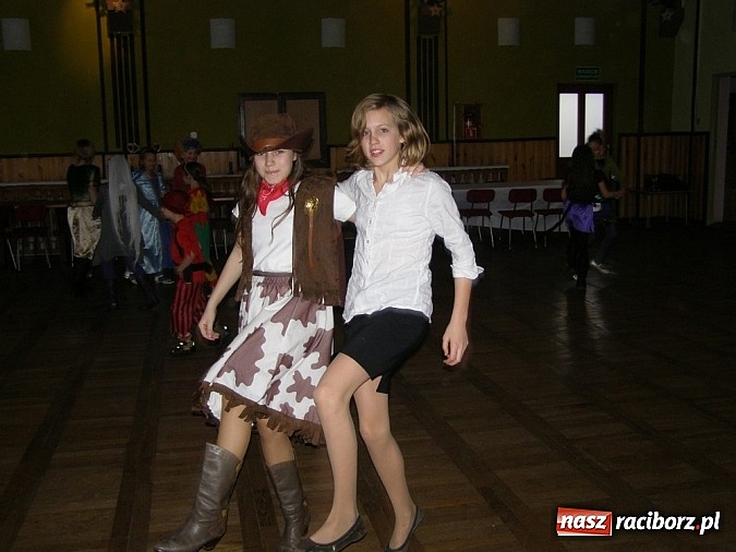 Zdjęcie w galerii na portalu naszraciborz.pl: W Borucinie pożegnali karnawał wiadomości z regionu