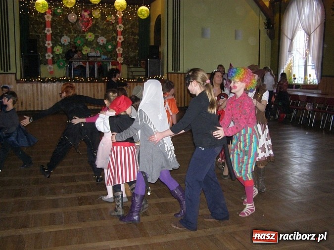 Zdjęcie w galerii na portalu naszraciborz.pl: W Borucinie pożegnali karnawał wiadomości z regionu