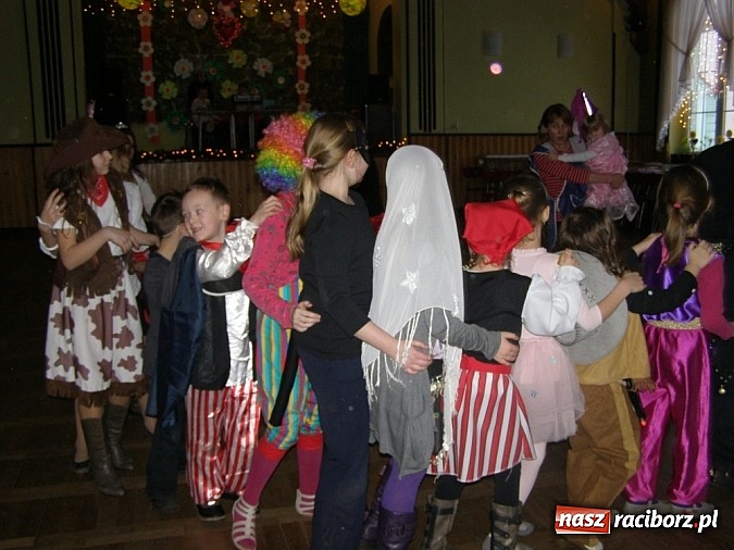 Zdjęcie w galerii na portalu naszraciborz.pl: W Borucinie pożegnali karnawał wiadomości z regionu
