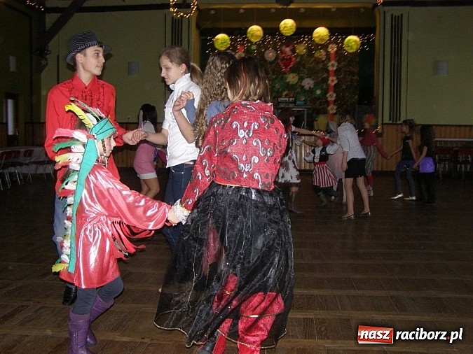 Zdjęcie w galerii na portalu naszraciborz.pl: W Borucinie pożegnali karnawał wiadomości z regionu