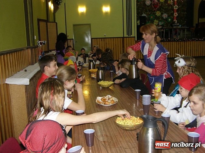 Zdjęcie w galerii na portalu naszraciborz.pl: W Borucinie pożegnali karnawał wiadomości z regionu
