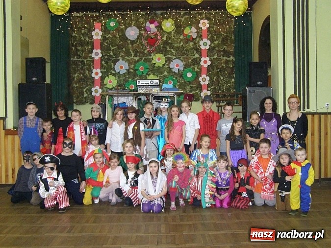 Zdjęcie w galerii na portalu naszraciborz.pl: W Borucinie pożegnali karnawał wiadomości z regionu