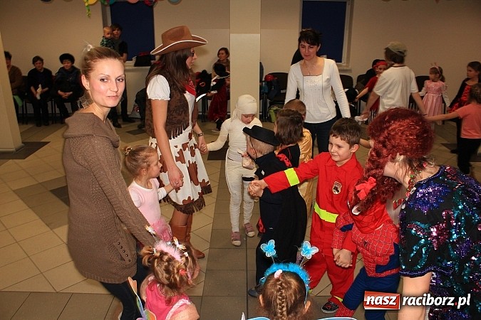 Zdjęcie w galerii na portalu naszraciborz.pl: Ostatkowe szaleństwo w Pietrowicach Wielkich wiadomości z regionu