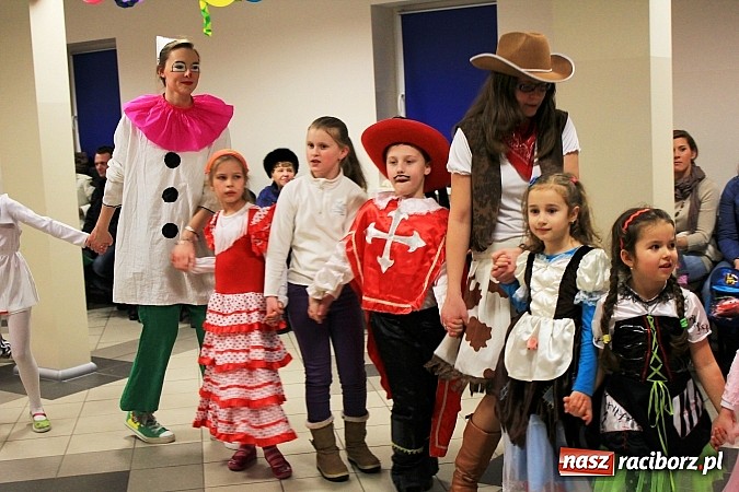 Zdjęcie w galerii na portalu naszraciborz.pl: Ostatkowe szaleństwo w Pietrowicach Wielkich wiadomości z regionu