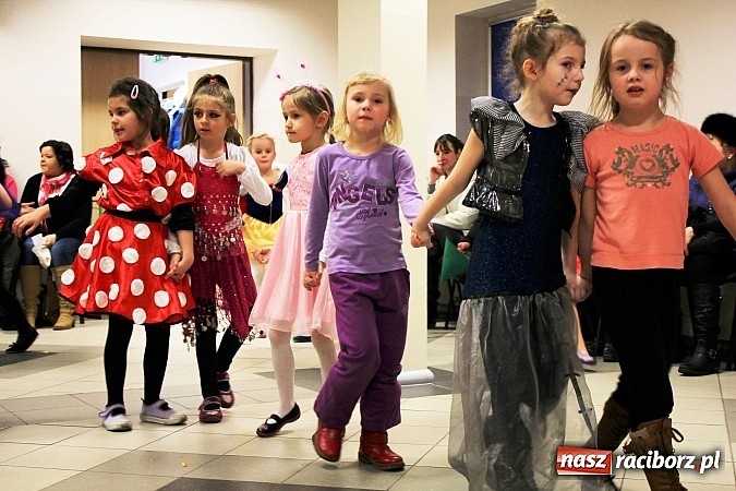 Zdjęcie w galerii na portalu naszraciborz.pl: Ostatkowe szaleństwo w Pietrowicach Wielkich wiadomości z regionu