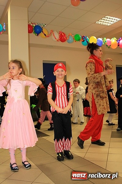 Zdjęcie w galerii na portalu naszraciborz.pl: Ostatkowe szaleństwo w Pietrowicach Wielkich wiadomości z regionu