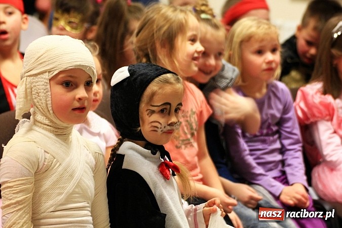 Zdjęcie w galerii na portalu naszraciborz.pl: Ostatkowe szaleństwo w Pietrowicach Wielkich wiadomości z regionu