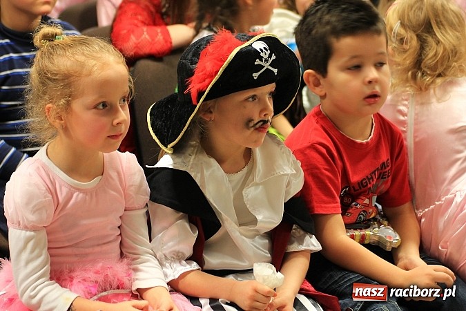 Zdjęcie w galerii na portalu naszraciborz.pl: Ostatkowe szaleństwo w Pietrowicach Wielkich wiadomości z regionu