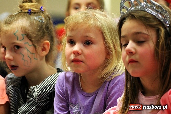 Zdjęcie w galerii na portalu naszraciborz.pl: Ostatkowe szaleństwo w Pietrowicach Wielkich wiadomości z regionu