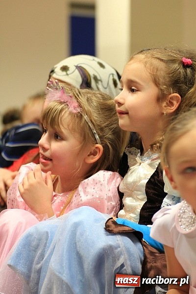 Zdjęcie w galerii na portalu naszraciborz.pl: Ostatkowe szaleństwo w Pietrowicach Wielkich wiadomości z regionu