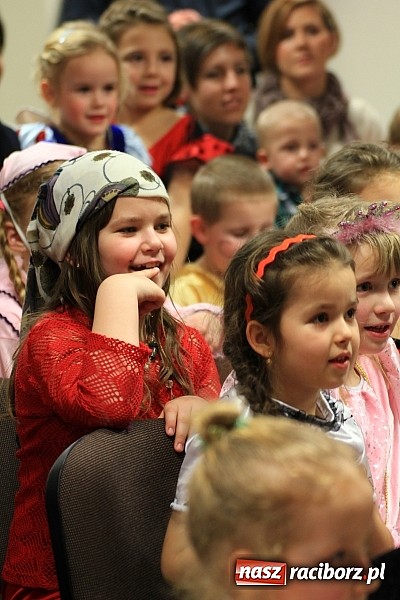 Zdjęcie w galerii na portalu naszraciborz.pl: Ostatkowe szaleństwo w Pietrowicach Wielkich wiadomości z regionu