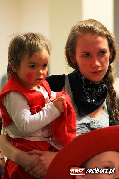 Zdjęcie w galerii na portalu naszraciborz.pl: Ostatkowe szaleństwo w Pietrowicach Wielkich wiadomości z regionu