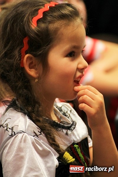 Zdjęcie w galerii na portalu naszraciborz.pl: Ostatkowe szaleństwo w Pietrowicach Wielkich wiadomości z regionu