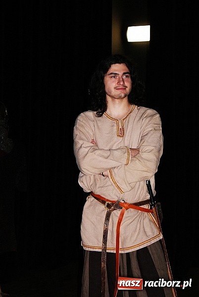 Zdjęcie w galerii na portalu naszraciborz.pl: Wikingowie i gladiatorzy, czyli zajęcia u Marka Mansza wiadomości z regionu