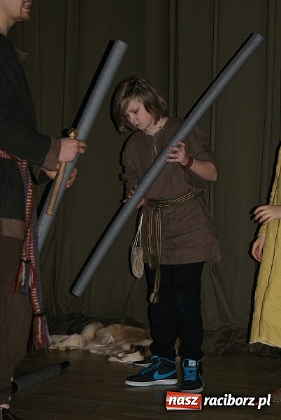Zdjęcie w galerii na portalu naszraciborz.pl: Wikingowie i gladiatorzy, czyli zajęcia u Marka Mansza wiadomości z regionu