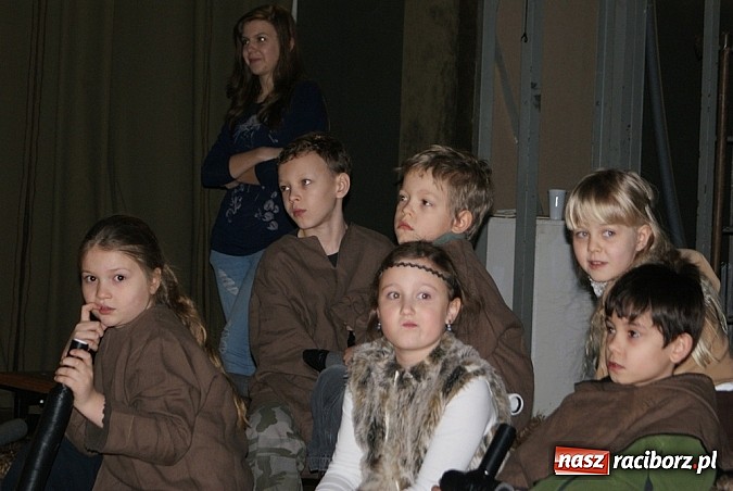 Zdjęcie w galerii na portalu naszraciborz.pl: Wikingowie i gladiatorzy, czyli zajęcia u Marka Mansza wiadomości z regionu