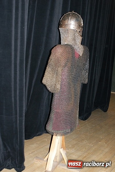 Zdjęcie w galerii na portalu naszraciborz.pl: Wikingowie i gladiatorzy, czyli zajęcia u Marka Mansza wiadomości z regionu