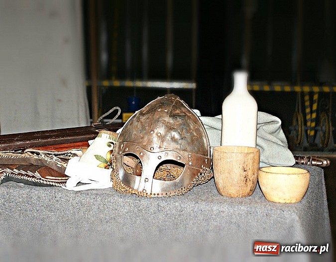Zdjęcie w galerii na portalu naszraciborz.pl: Wikingowie i gladiatorzy, czyli zajęcia u Marka Mansza wiadomości z regionu