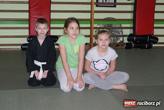 Zdjęcie w galerii na portalu naszraciborz.pl: Ćwiczą samoobronę w Raciborskim Ośrodku Aikido wiadomości z regionu