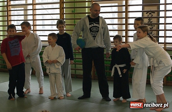 Zdjęcie w galerii na portalu naszraciborz.pl: Ćwiczą samoobronę w Raciborskim Ośrodku Aikido wiadomości z regionu