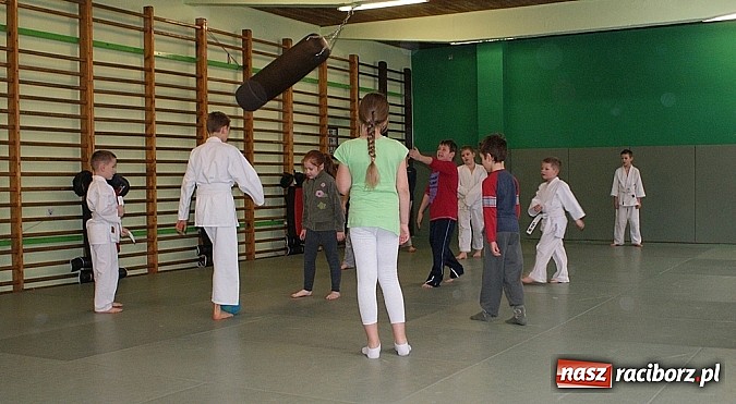 Zdjęcie w galerii na portalu naszraciborz.pl: Ćwiczą samoobronę w Raciborskim Ośrodku Aikido wiadomości z regionu