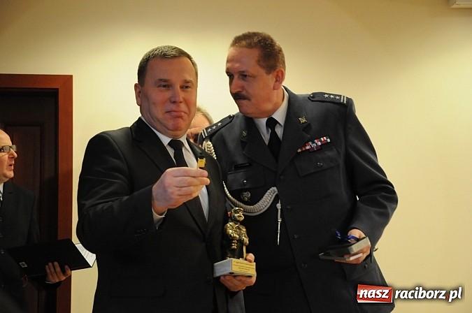 Zdjęcie w galerii na portalu naszraciborz.pl: Śląski Okręg Służby Więziennej świętował w Raciborzu. Na zamku otwarto izbę pamięci SW wiadomości z regionu