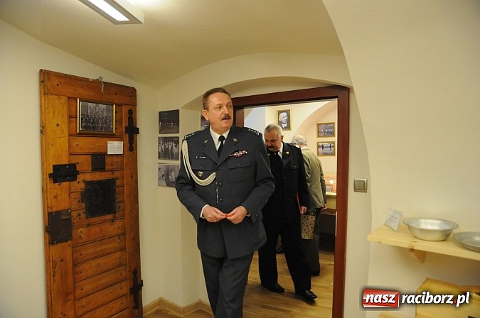 Zdjęcie w galerii na portalu naszraciborz.pl: Śląski Okręg Służby Więziennej świętował w Raciborzu. Na zamku otwarto izbę pamięci SW wiadomości z regionu
