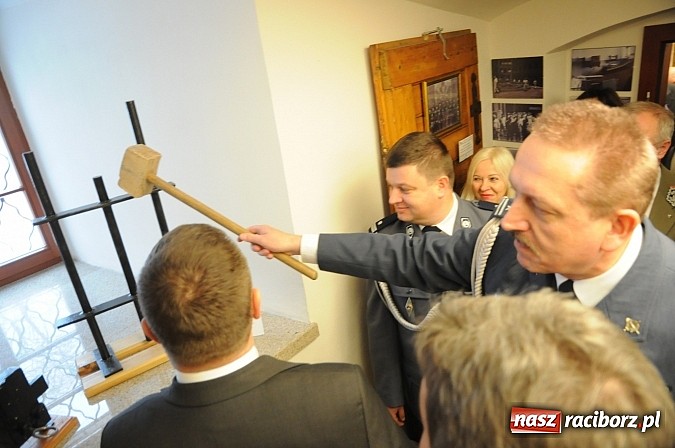 Zdjęcie w galerii na portalu naszraciborz.pl: Śląski Okręg Służby Więziennej świętował w Raciborzu. Na zamku otwarto izbę pamięci SW wiadomości z regionu