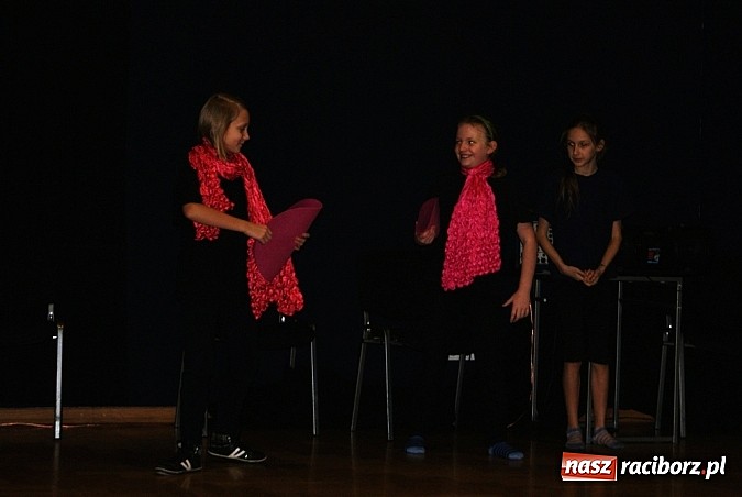 Zdjęcie w galerii na portalu naszraciborz.pl: Warsztaty dla najmłodszych aktorów wiadomości z regionu