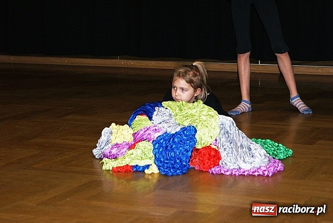 Zdjęcie w galerii na portalu naszraciborz.pl: Warsztaty dla najmłodszych aktorów wiadomości z regionu