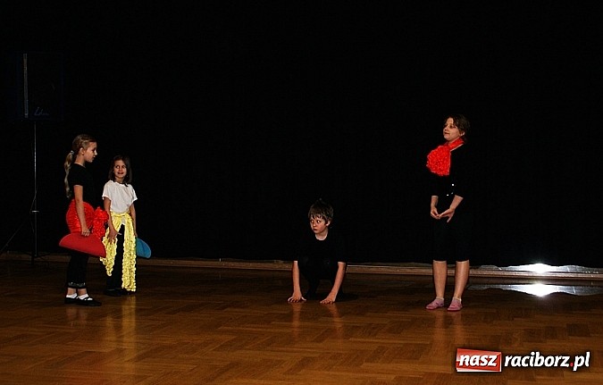 Zdjęcie w galerii na portalu naszraciborz.pl: Warsztaty dla najmłodszych aktorów wiadomości z regionu