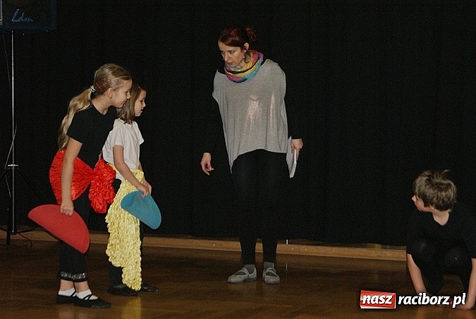 Zdjęcie w galerii na portalu naszraciborz.pl: Warsztaty dla najmłodszych aktorów wiadomości z regionu