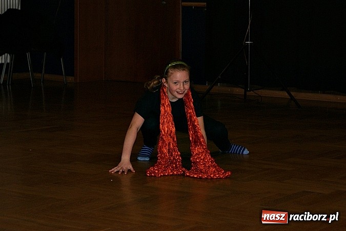 Zdjęcie w galerii na portalu naszraciborz.pl: Warsztaty dla najmłodszych aktorów wiadomości z regionu