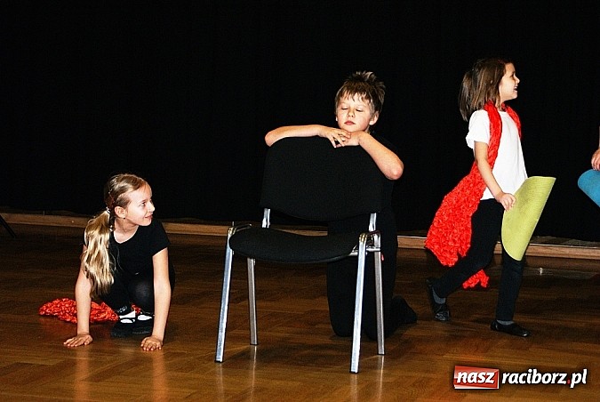 Zdjęcie w galerii na portalu naszraciborz.pl: Warsztaty dla najmłodszych aktorów wiadomości z regionu