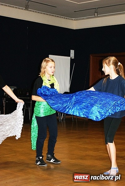 Zdjęcie w galerii na portalu naszraciborz.pl: Warsztaty dla najmłodszych aktorów wiadomości z regionu