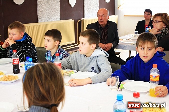 Zdjęcie w galerii na portalu naszraciborz.pl: Krzanowice: Sport łączy pokolenia i narody wiadomości z regionu