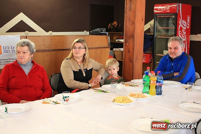 Zdjęcie w galerii na portalu naszraciborz.pl: Krzanowice: Sport łączy pokolenia i narody wiadomości z regionu