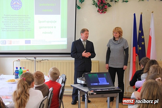 Zdjęcie w galerii na portalu naszraciborz.pl: Krzanowice: Sport łączy pokolenia i narody wiadomości z regionu