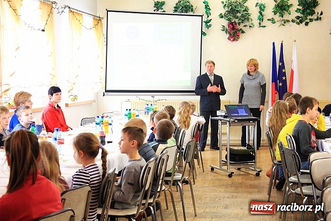 Zdjęcie w galerii na portalu naszraciborz.pl: Krzanowice: Sport łączy pokolenia i narody wiadomości z regionu