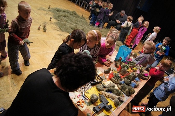 Zdjęcie w galerii na portalu naszraciborz.pl: Z siana tworzyli prawdziwe cuda! wiadomości z regionu