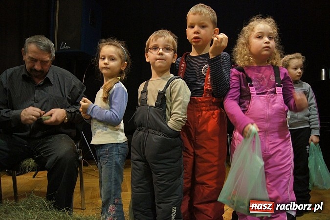 Zdjęcie w galerii na portalu naszraciborz.pl: Z siana tworzyli prawdziwe cuda! wiadomości z regionu