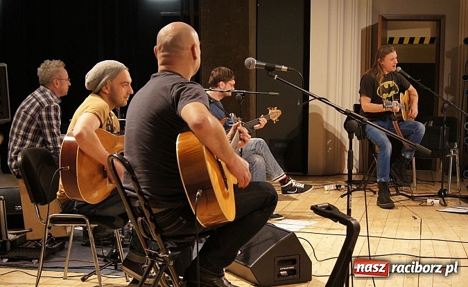 Zdjęcie w galerii na portalu naszraciborz.pl: Wokalista Dżemu dał koncert w RCK wiadomości z regionu