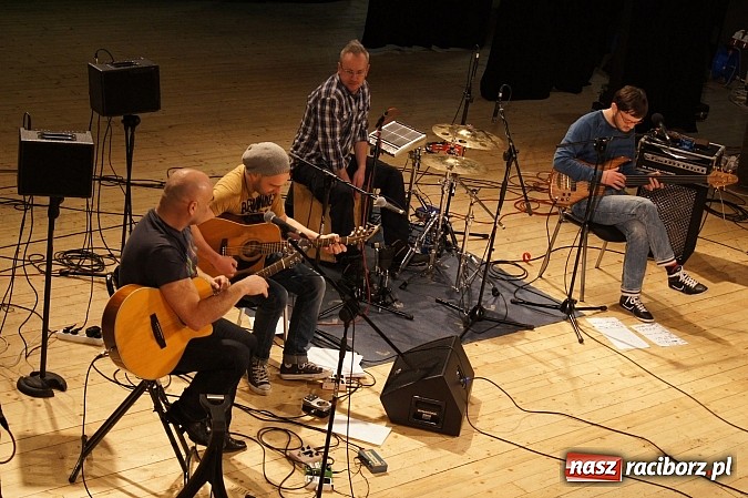 Zdjęcie w galerii na portalu naszraciborz.pl: Wokalista Dżemu dał koncert w RCK wiadomości z regionu