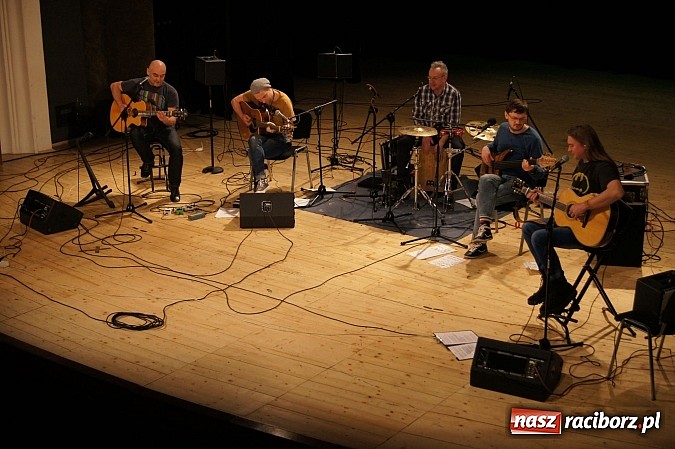 Zdjęcie w galerii na portalu naszraciborz.pl: Wokalista Dżemu dał koncert w RCK wiadomości z regionu